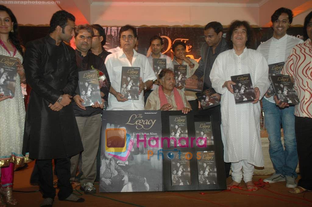 Jagjit Singh, Zakir, Ustad Sultan Khan, Talat, Vishal Bharadwaj , Salim, Akriti at the launch of Zakir Hussain Album The Legacy by Ustad Sultan Khan and his son Sabir Khan in Juhu on 21st Feb 2011 