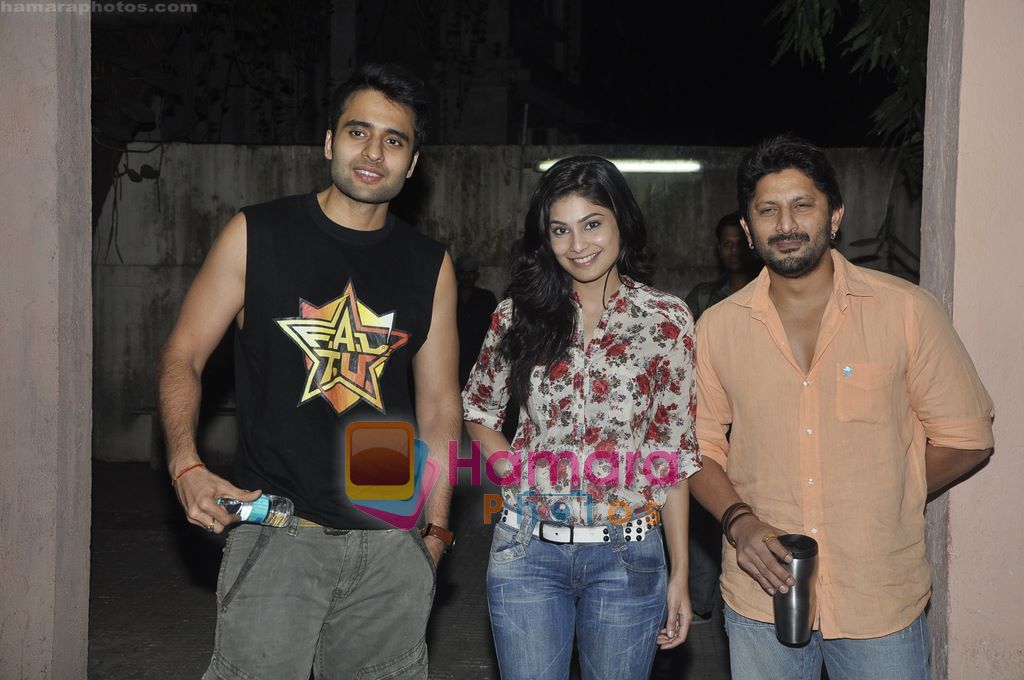 Jacky Bhagnani, Pooja Gupta, Arshad Warsi watch Tanu Weds Manu in Ketnav, bandra, Mumbai on 23rd Feb 2011 