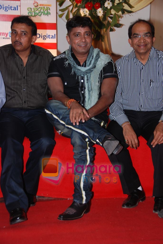 Sukhwinder Singh at the Music launch of 24 hour Gupshup Gupshup in Country Club, Andheri, Mumbai on 23rd Feb 2011 