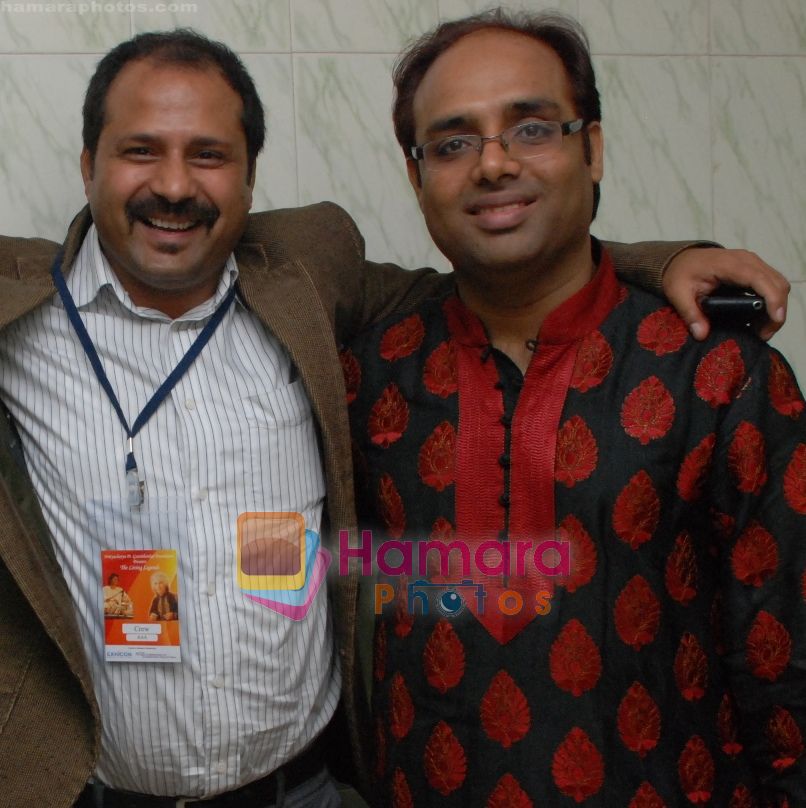 M.Q. Sayed with Virender Shankar at Nrityacharya Pt.Gaurishankar Foundation's The Living Legend in Mumbai on 27th Feb 2011