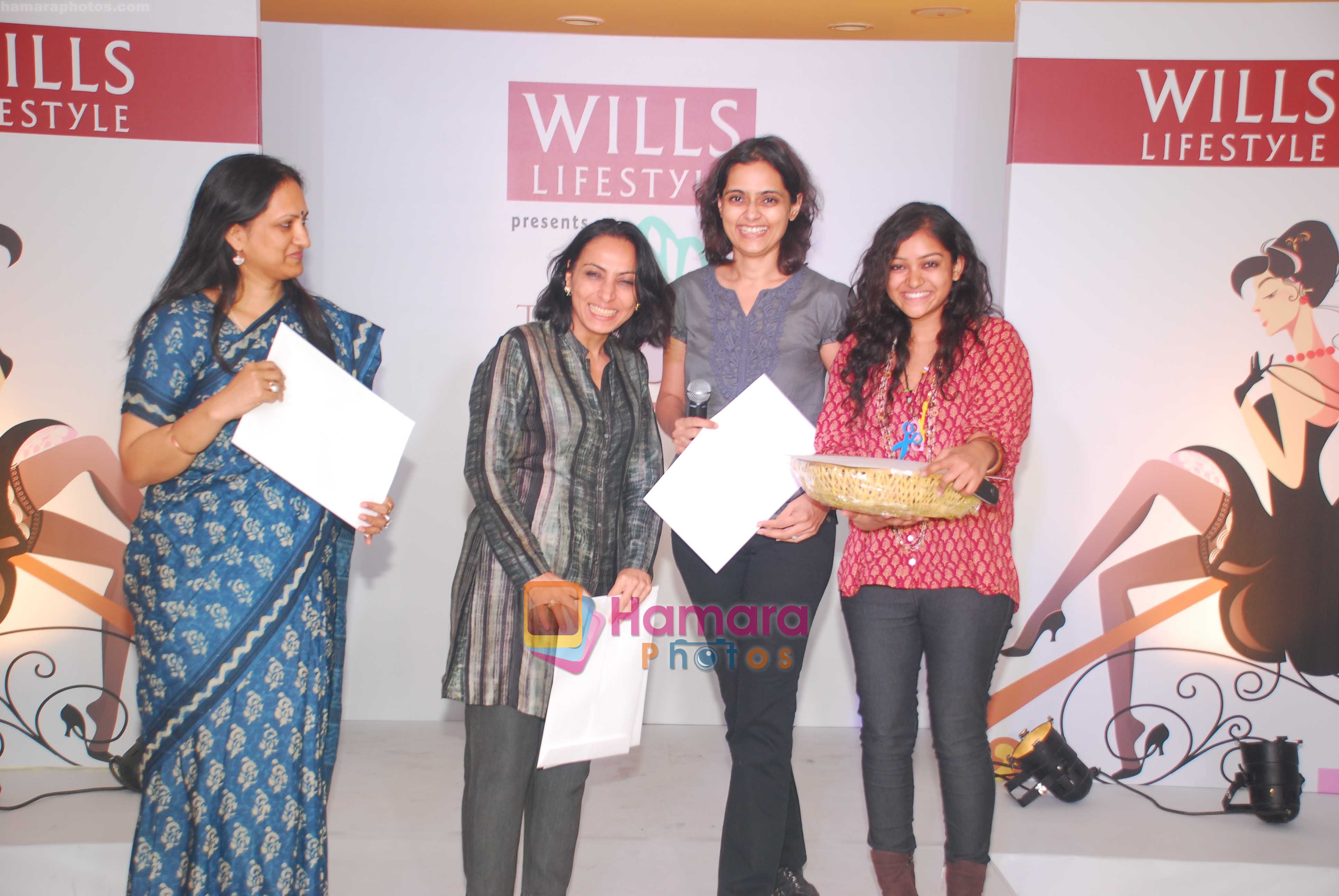 Judges with one of the five winners of The Debut at Wills Lifestyle presented 5th edition of The Debut in Mumbai on 1st March 2011
