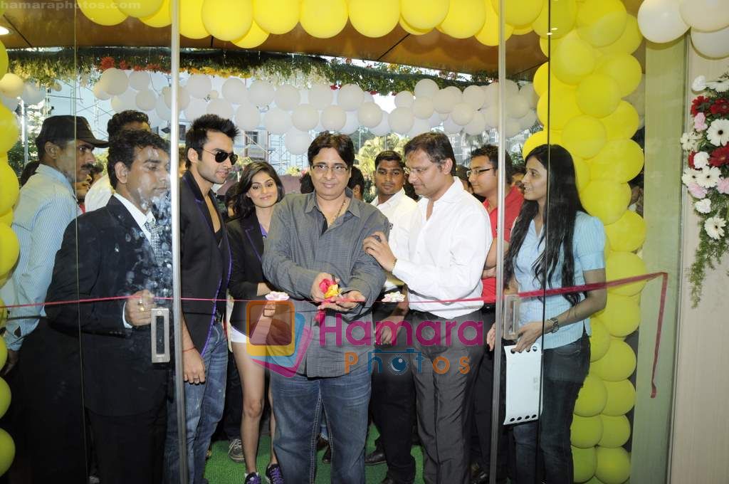 Vashu Bhagnani, Jackky Bhagnani, Pooja Gupta at Faltu music launch in Planet M on 9th March 2011 