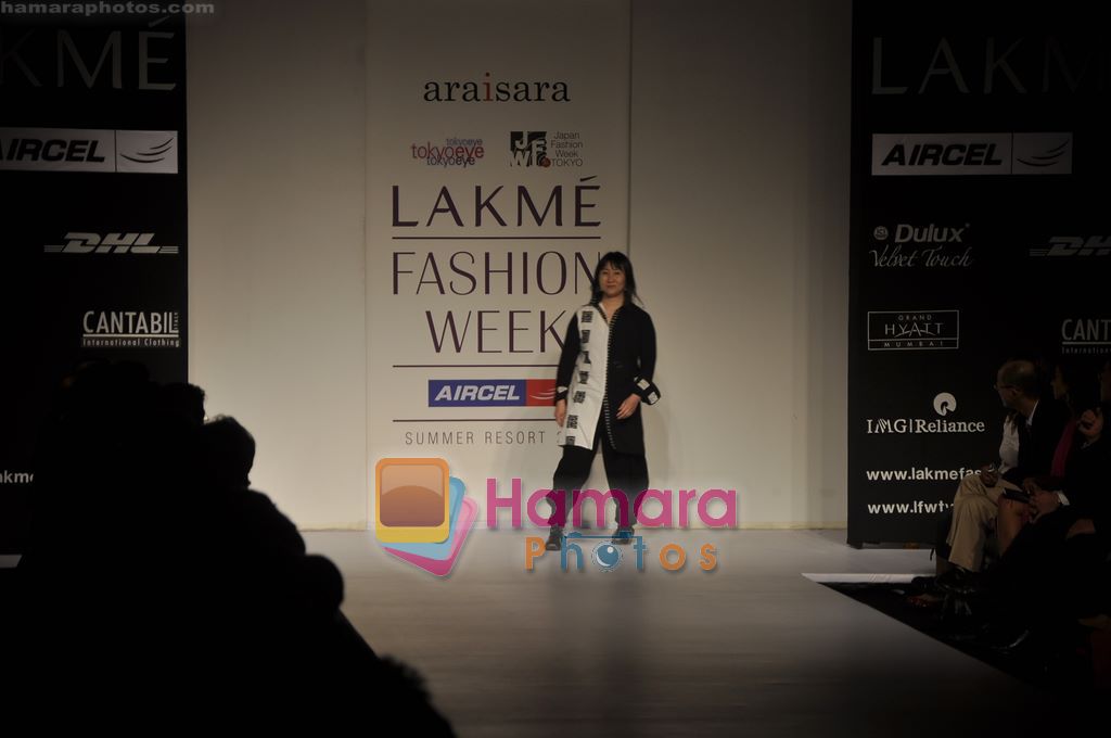 Model walk the ramp for SARA ARAI OF ARAISARA Show at Lakme Fashion Week 2011 with Tokyo Eye show in Grand Hyatt, Mumbai on 11th March 2011 