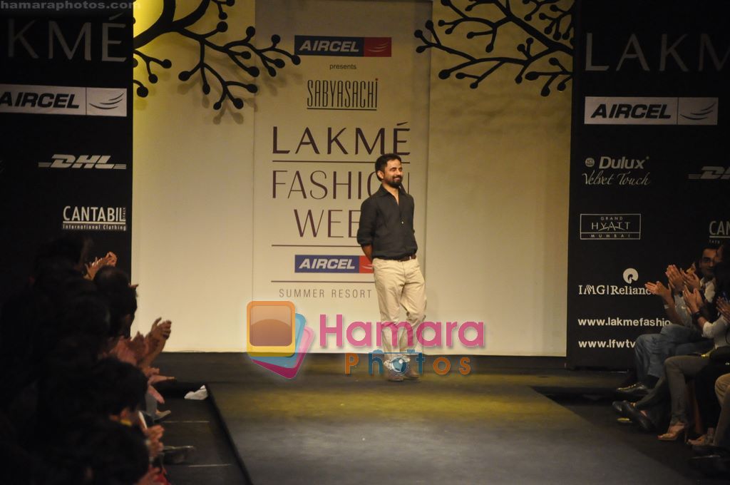 Model walk the ramp for Sabyasachi Mukherjee's show at Lakme Fashion Week 2011 Day 1 in Grand Hyatt, Mumbai on 11th March 2011 