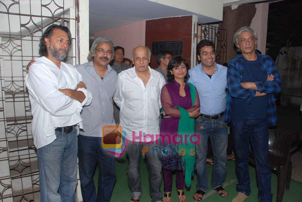 Rakeysh Omprakash Mehra, Sudhir Mishra Divya Dutta, Ashutosh Rana, Mahesh Bhatt at Divya Dutta special screening for film Monica in Ketnav, Mumbai on 13th March 2011 