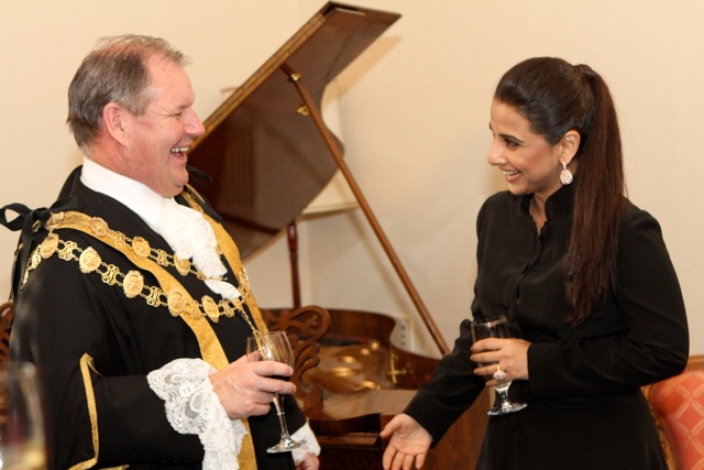 Vidya Balan honoured by the Mayor of Melbourne on 14th March 2011 .jpeg