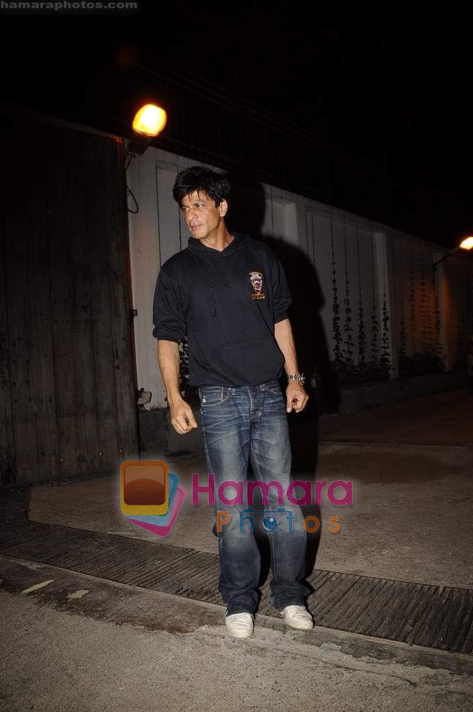 Shahrukh Khan snaped outise Mannat after he hosted a dinner for Hugh Jackman on 25th March 2011 