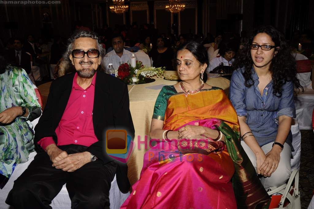 Alyque Padamsee at Product of the Year Award in Taj Hotel on 28th March 2011 