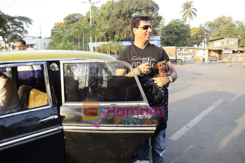 Madhur Bhandarkar leave for Mohali for cricket match on 30th March 2011 