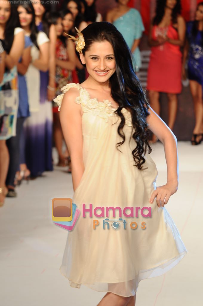Sanjeeda Sheikh walk for 109 F launch in Mayfair Rooms, Mumbai on 5th April 2011 