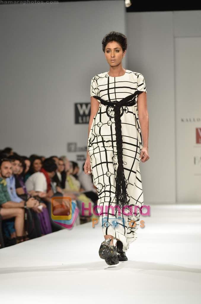 Model walks the ramp for Kallol Datta show on Wills Lifestyle India Fashion Week 2011 - Day 1 in Delhi on 6th April 2011 