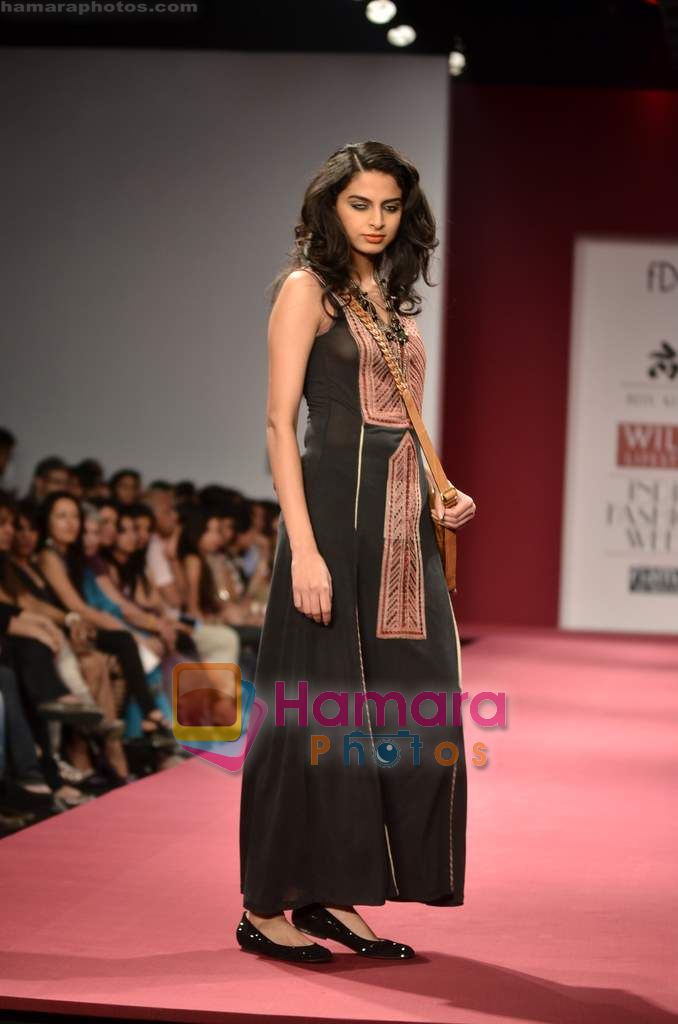 Model walks the ramp for Ritu Kumar show on Wills Lifestyle India Fashion Week 2011 - Day 2 in Delhi on 7th April 2011 