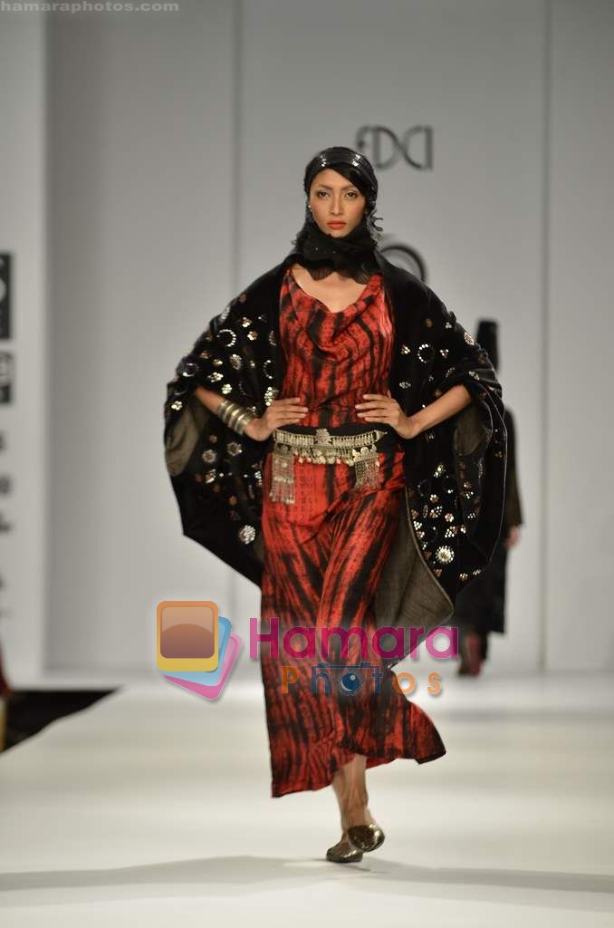 Model walks the ramp for Sonam Dubal show on Wills Lifestyle India Fashion Week 2011 - Day 3 in Delhi on 8th April 2011 