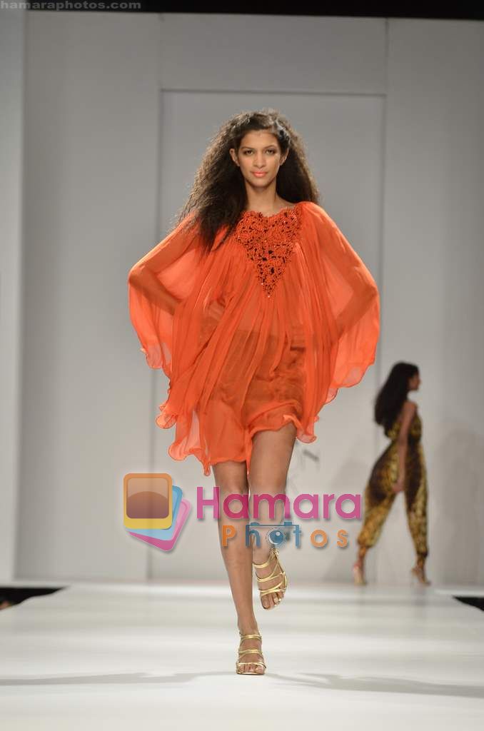 Model walks the ramp for Hemant Nandita show on Wills Lifestyle India Fashion Week 2011 - Day 3 in Delhi on 8th April 2011 