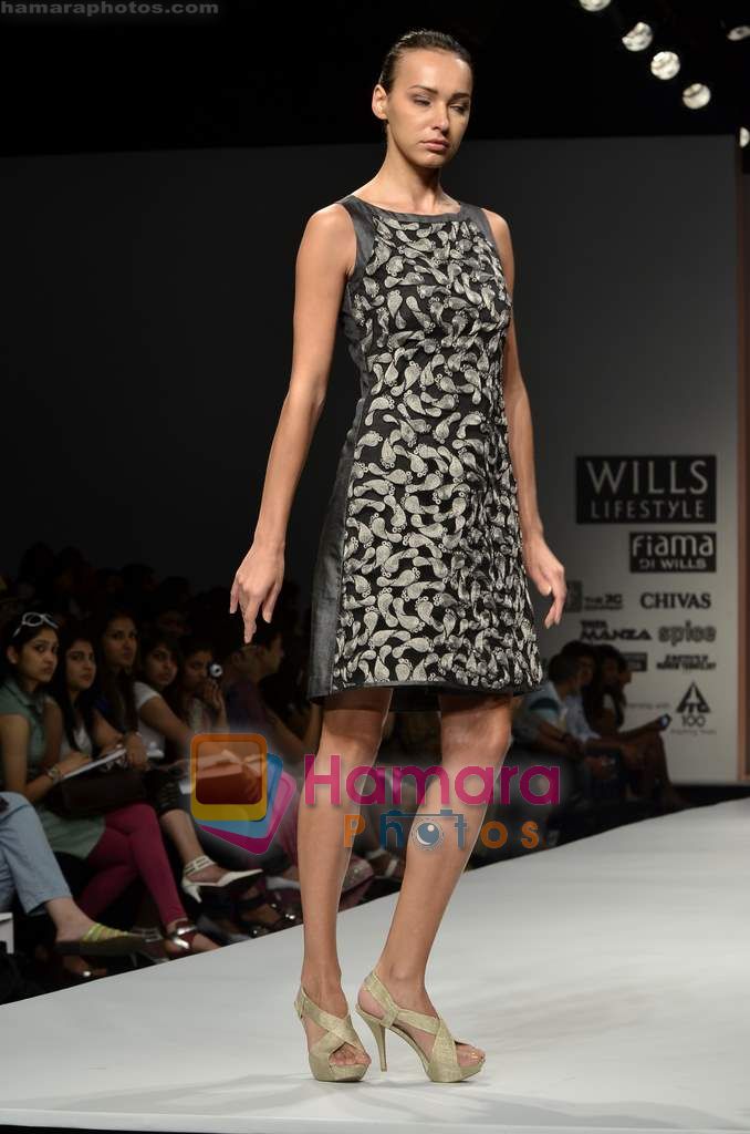 Model walks the ramp for Bhanuni show on Wills Lifestyle India Fashion Week 2011 - Day 3 in Delhi on 8th April 2011 
