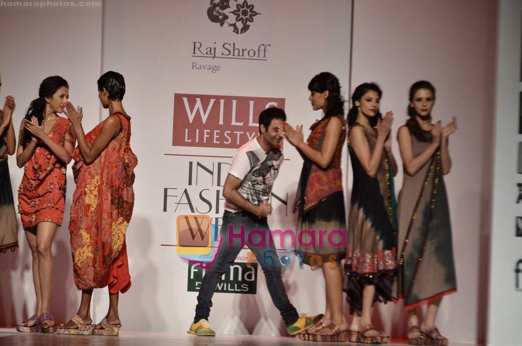 Model walks the ramp for Raj Shroff show on Wills Lifestyle India Fashion Week 2011 - Day 3 in Delhi on 8th April 2011 