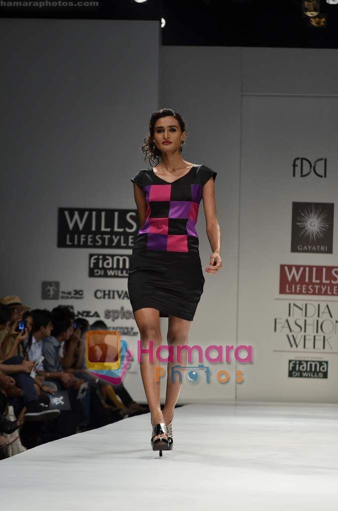 Model walks the ramp for Gayatri Khanna show on Wills Lifestyle India Fashion Week 2011 - Day 3 in Delhi on 8th April 2011 