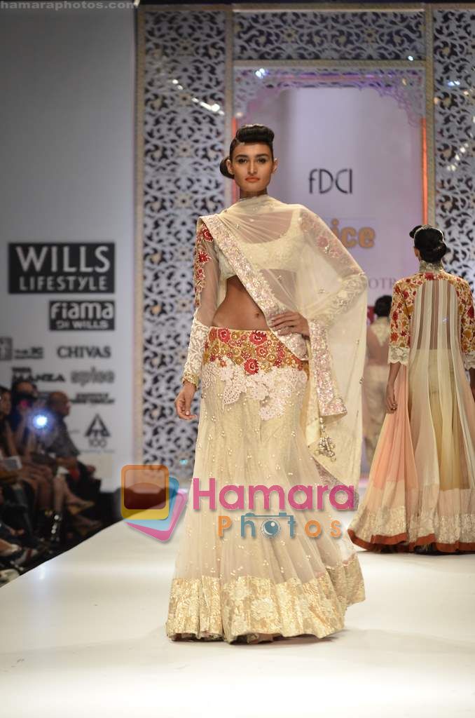 Model walks the ramp for Manish Malhotra show on Wills Lifestyle India Fashion Week 2011 - Day 3 in Delhi on 8th April 2011 