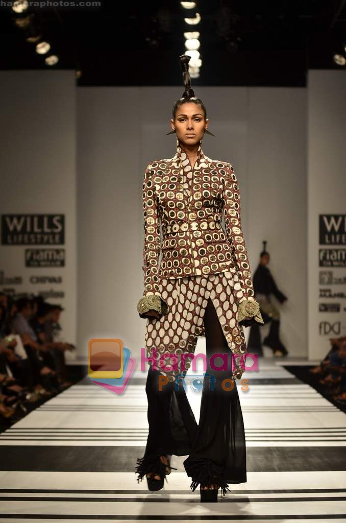 Model walks the ramp for Anamika Khanna show on Wills Lifestyle India Fashion Week 2011-Day 4 in Delhi on 9th April 2011 