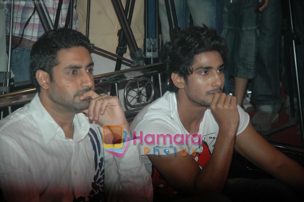 Abhishek Bachchan, Prateik Babbar at Dum Maro Dum Promotion in Mumbai on 10th April 2011 