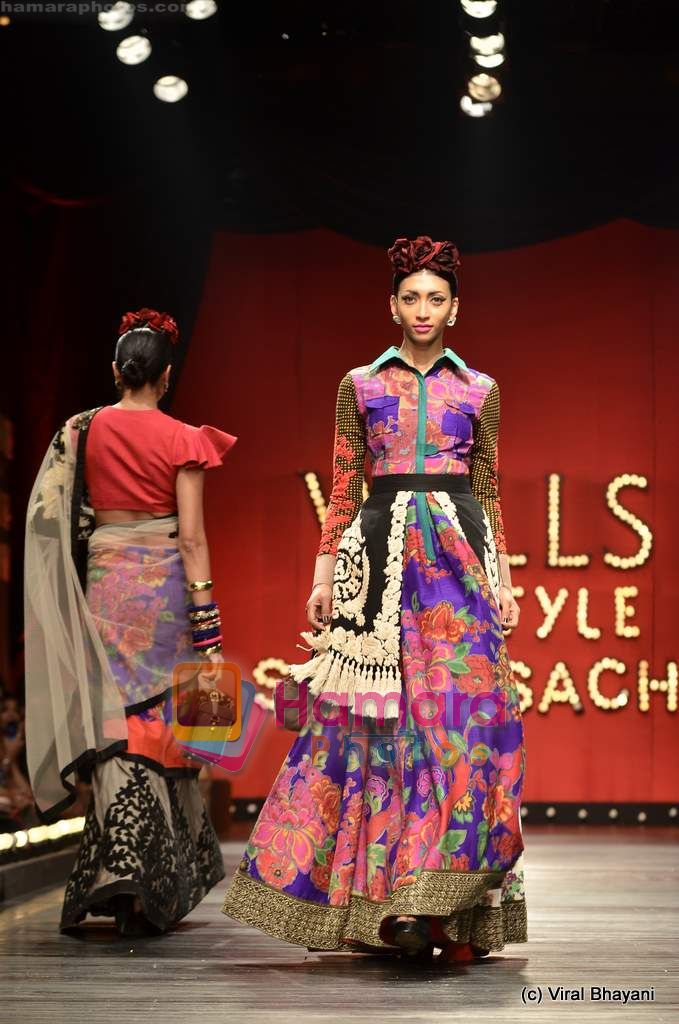 Model walks the ramp for Sabyasachi show on Wills Lifestyle India Fashion Week 2011-Day 5 in Delhi on 10th April 2011 