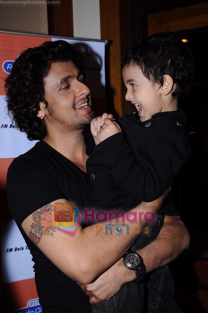 Sonu Nigam at the Music Launch of Sarhadein by Sa Re Ga Ma and Radiocity in Taj Land's End, Mumbai on 12th April 2011 