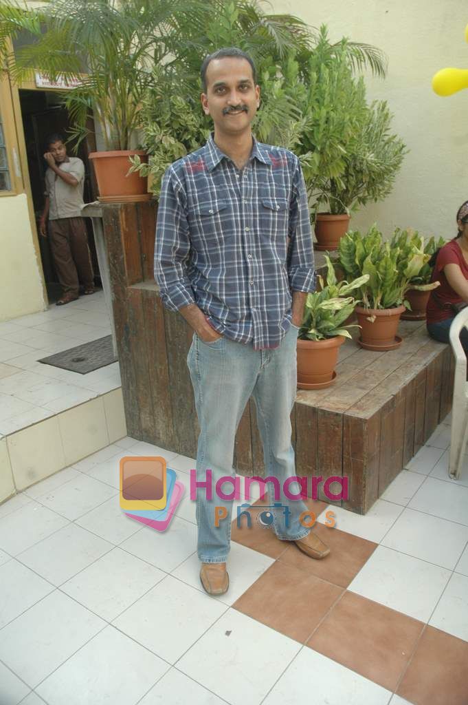 Rohan Sippy Promote Dum Maro Dum on the sets of Maryada in Juhu, Mumbai on 15th April 2011 