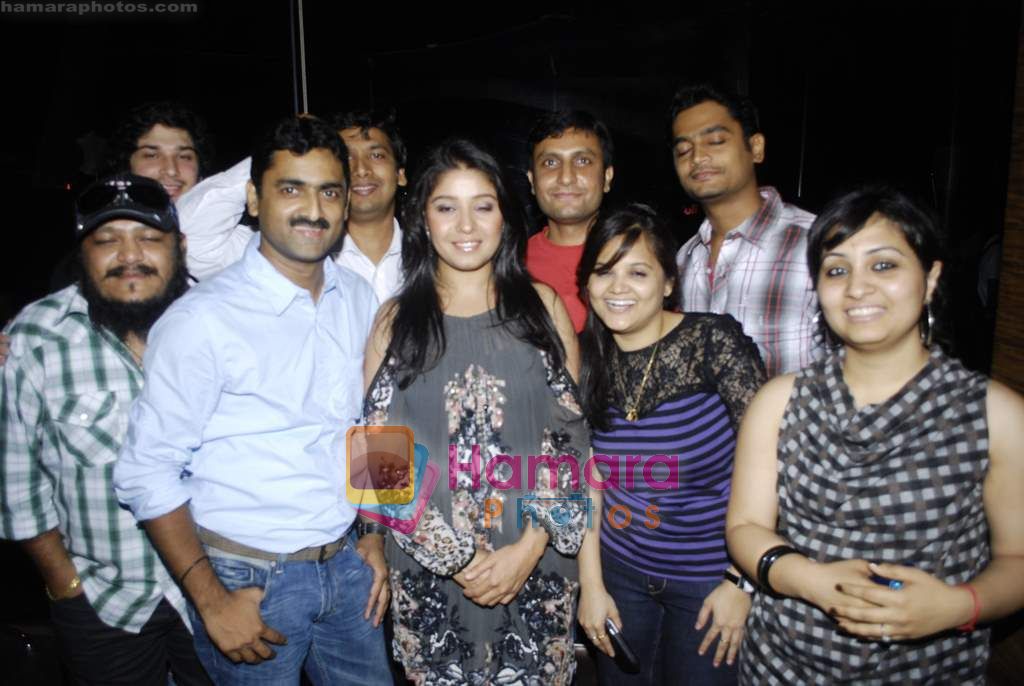 Sunidhi Chauhan at Sunidhi's bash for Enrique track in Vie Lounge on 18th April 2011 