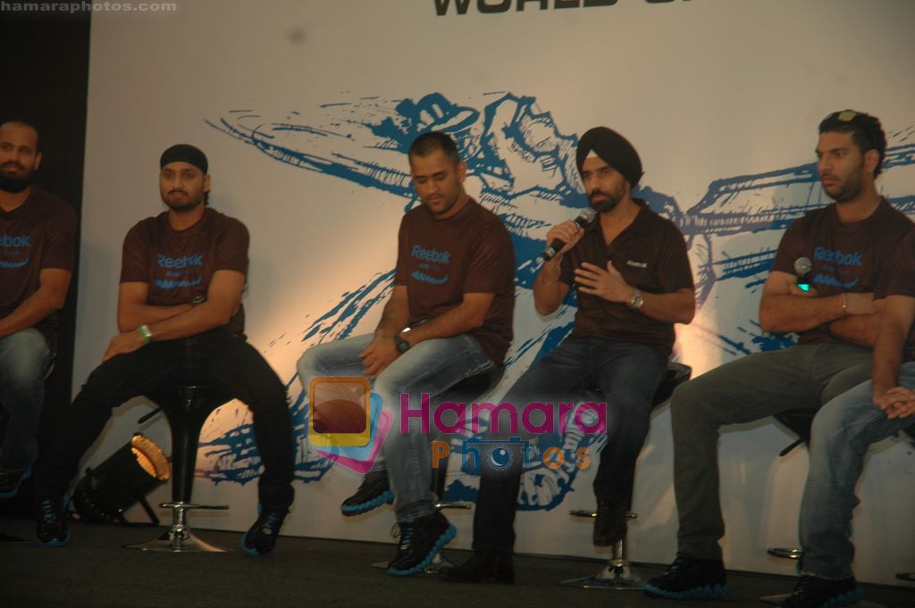 Mahendra Singh Dhoni, Yuvraj, Harbhajan, Yuvraj Singh at Reebok event in Intercontinental, Mumbai on 26th April 2011 