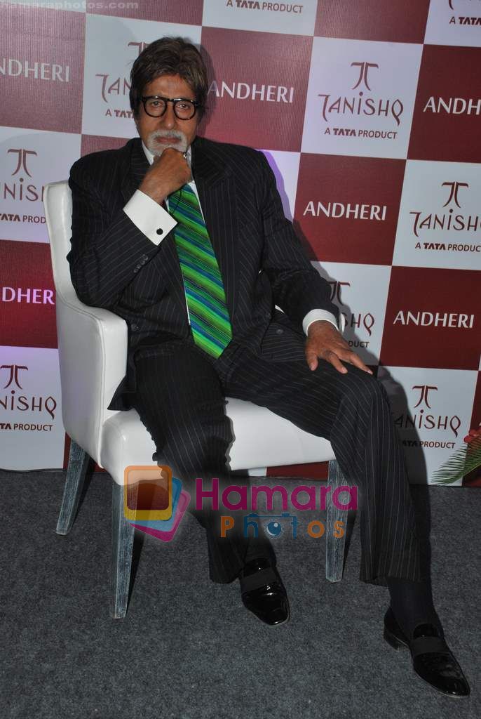 Amitabh Bachchan inaugurates Tanishq store in Andheri on 29th April 2011 