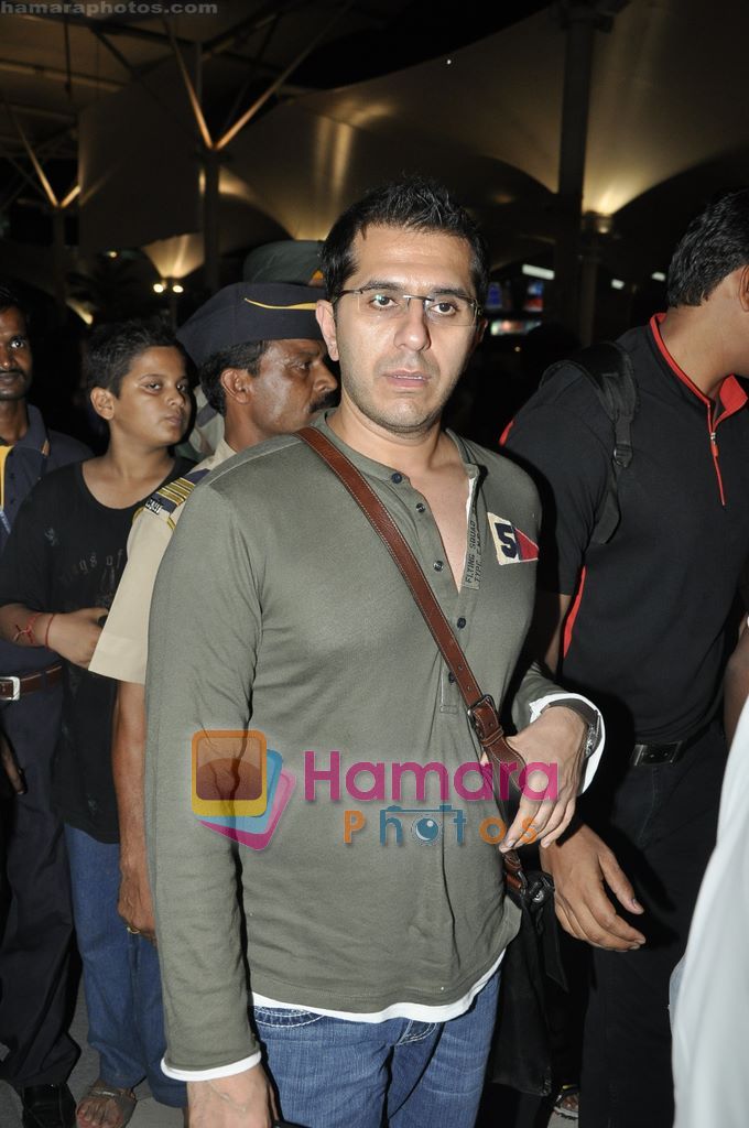 return for Kolkata KKR Match in Airport, Mumbai on 1st May 2011 