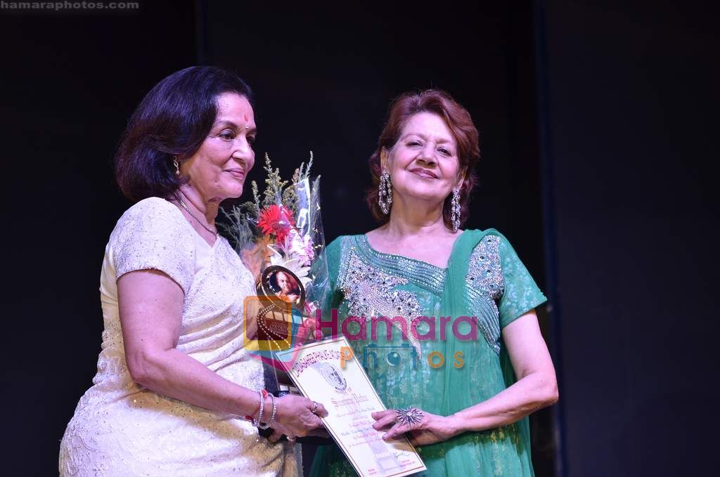Asha Parekh at Dadasaheb Phalke Awards in Bhaidas Hall on 3rd May 2011 