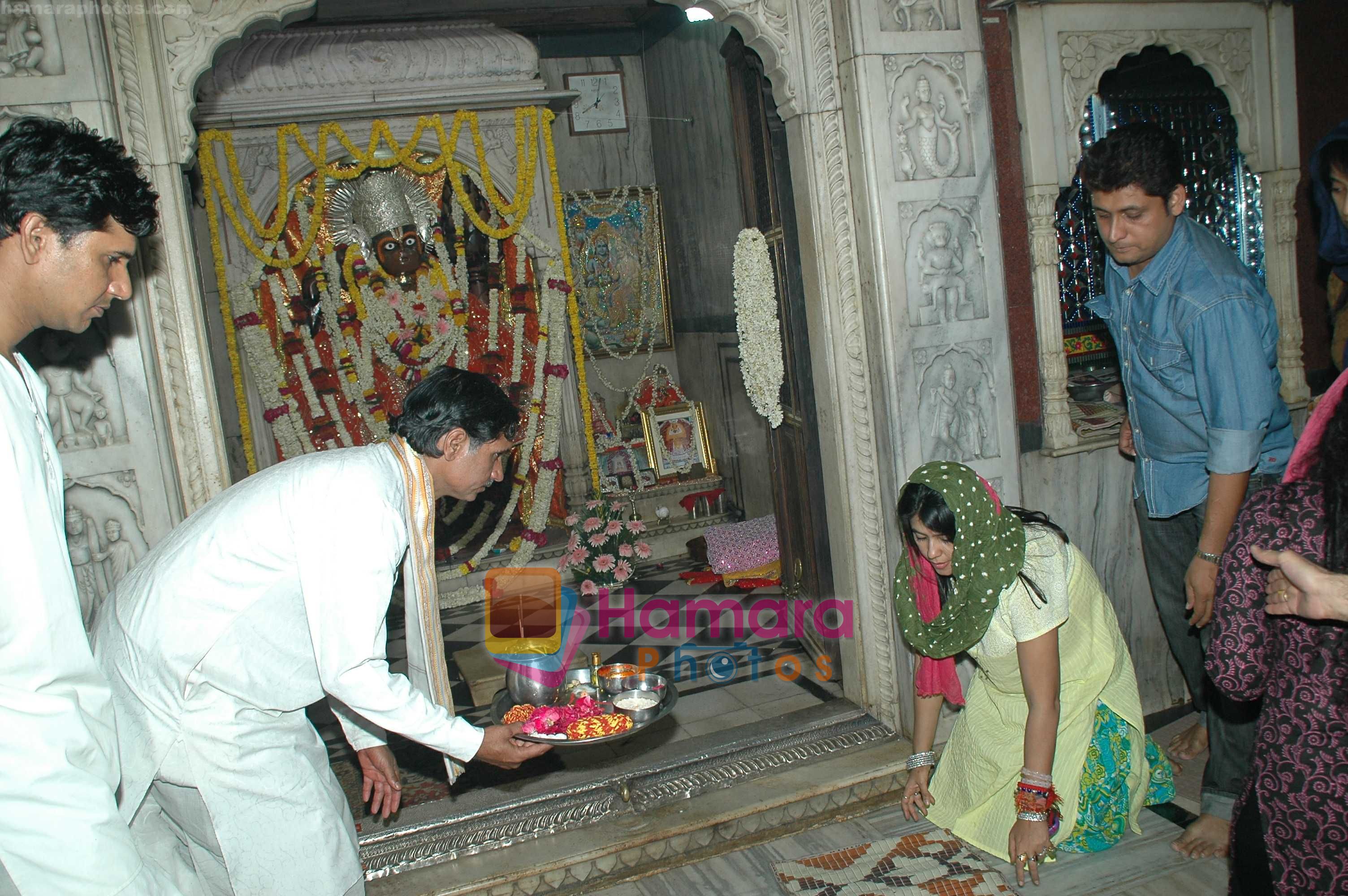 Ekta Kapoor prays at the Kaale Hanuman Temple for Ragini MMS on 3rd May 2011 