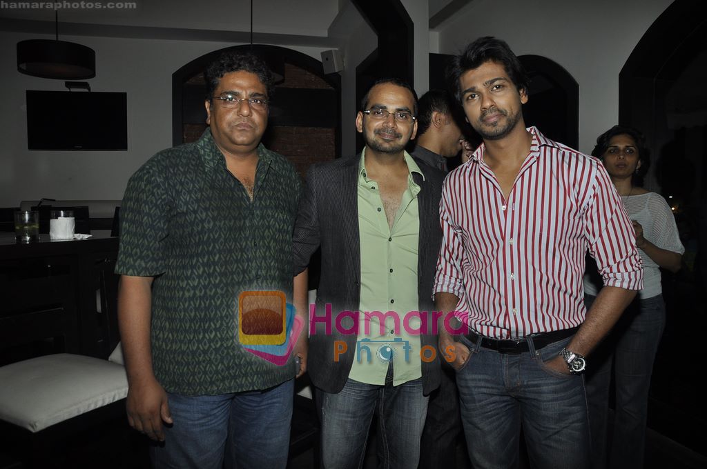 Nikhil Dwivedi at the Success bash of Shor in the City in Fat CAt Cafe, Mumbai on 6th May 2011 