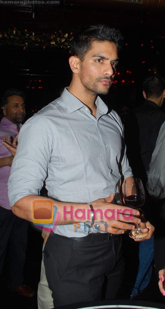angad bedi at Rohit Bal's bday bash in Veda on 12th May 2011