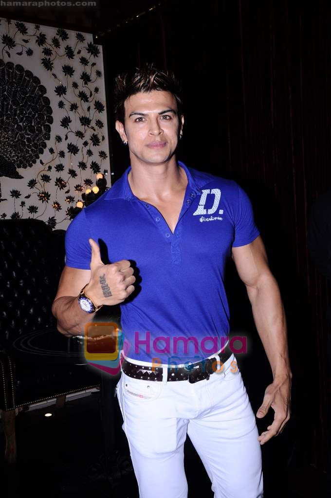 saahil khan at Rohit Bal's bday bash in Veda on 12th May 2011