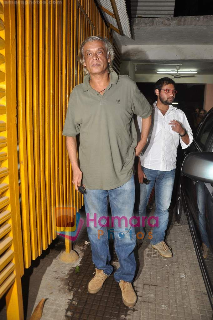 Sudhir Mishra at Muzaffar Alis unreleased 1986 film Anjuman  in Ketnav, Mumbai on 13th May 2011 