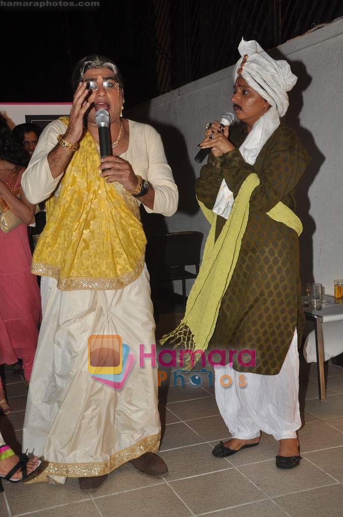 Ayub Khan, Vaishali Thakkar at Uttaran success bash in Juhu, Mumbai on 14th May 2011 