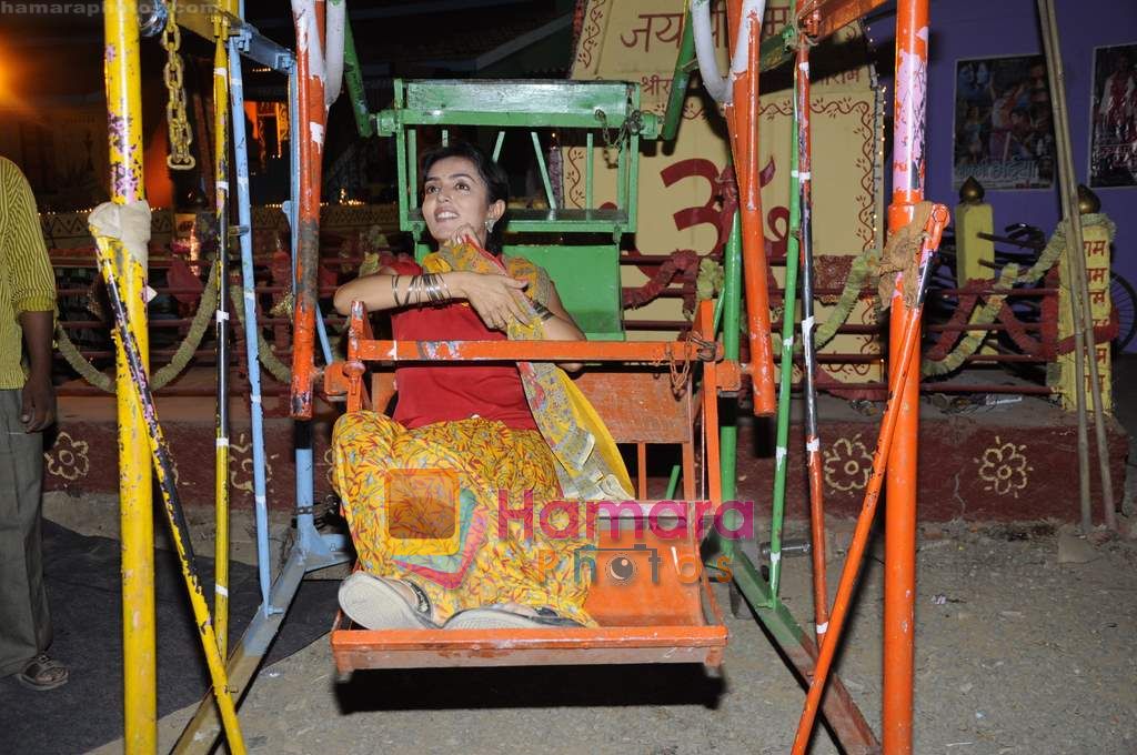 Surilee aka Preeti Ameen of SAB TV's Lapataganj enjoying a ride in a giant wheel at SAB TV Celebrates World Family Day with entire SAB family in Mumbai on 14th May 2011