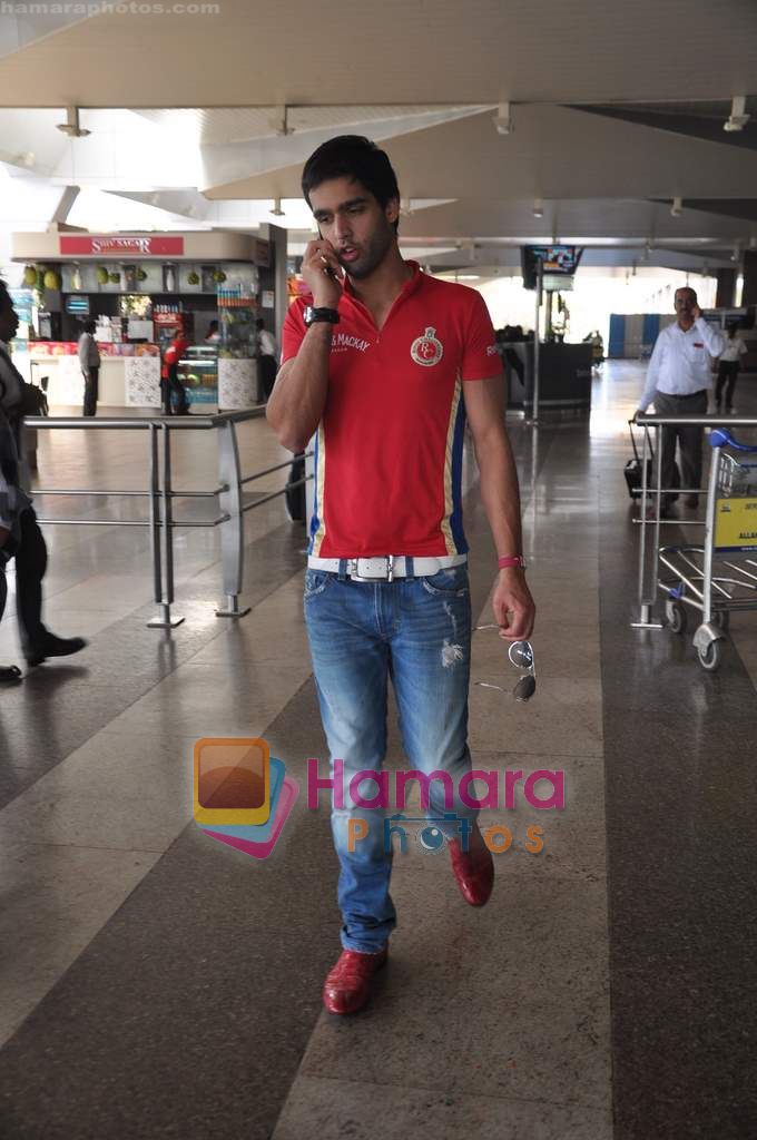 Siddharth Mallya snapped at Mumbai airport on 23rs May 2011 