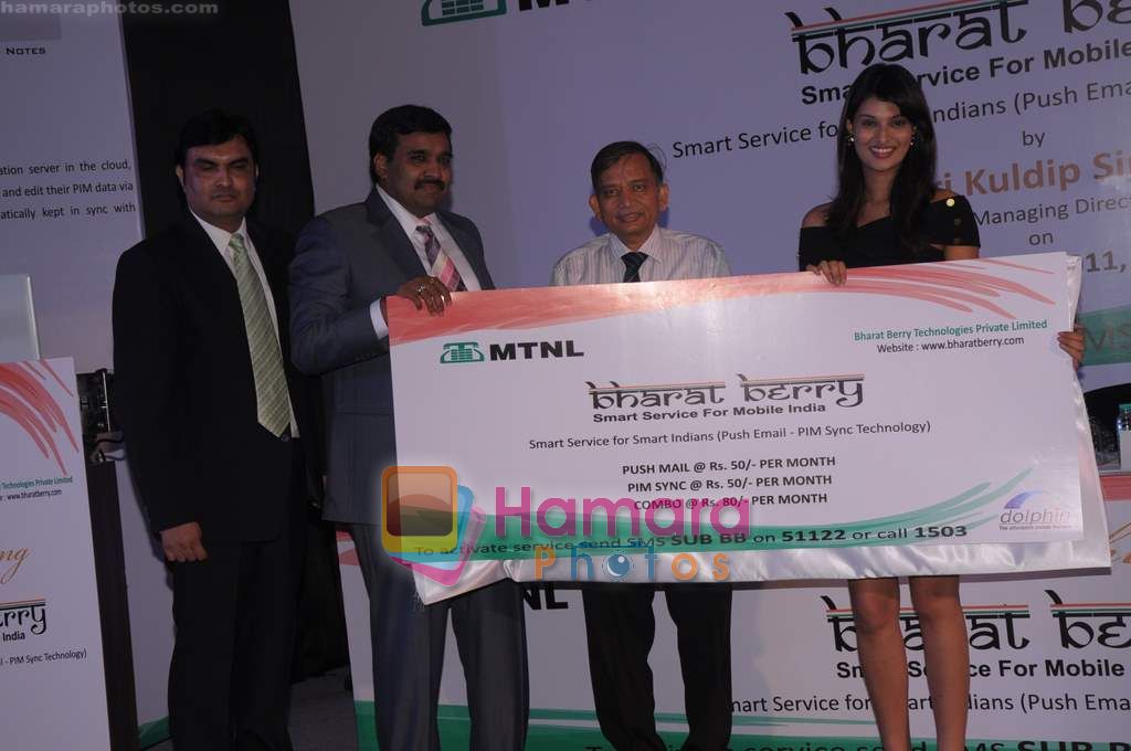 Sayali Bhagat launches MTNL Bharat Berry services in Novotel on 27th May 2011 