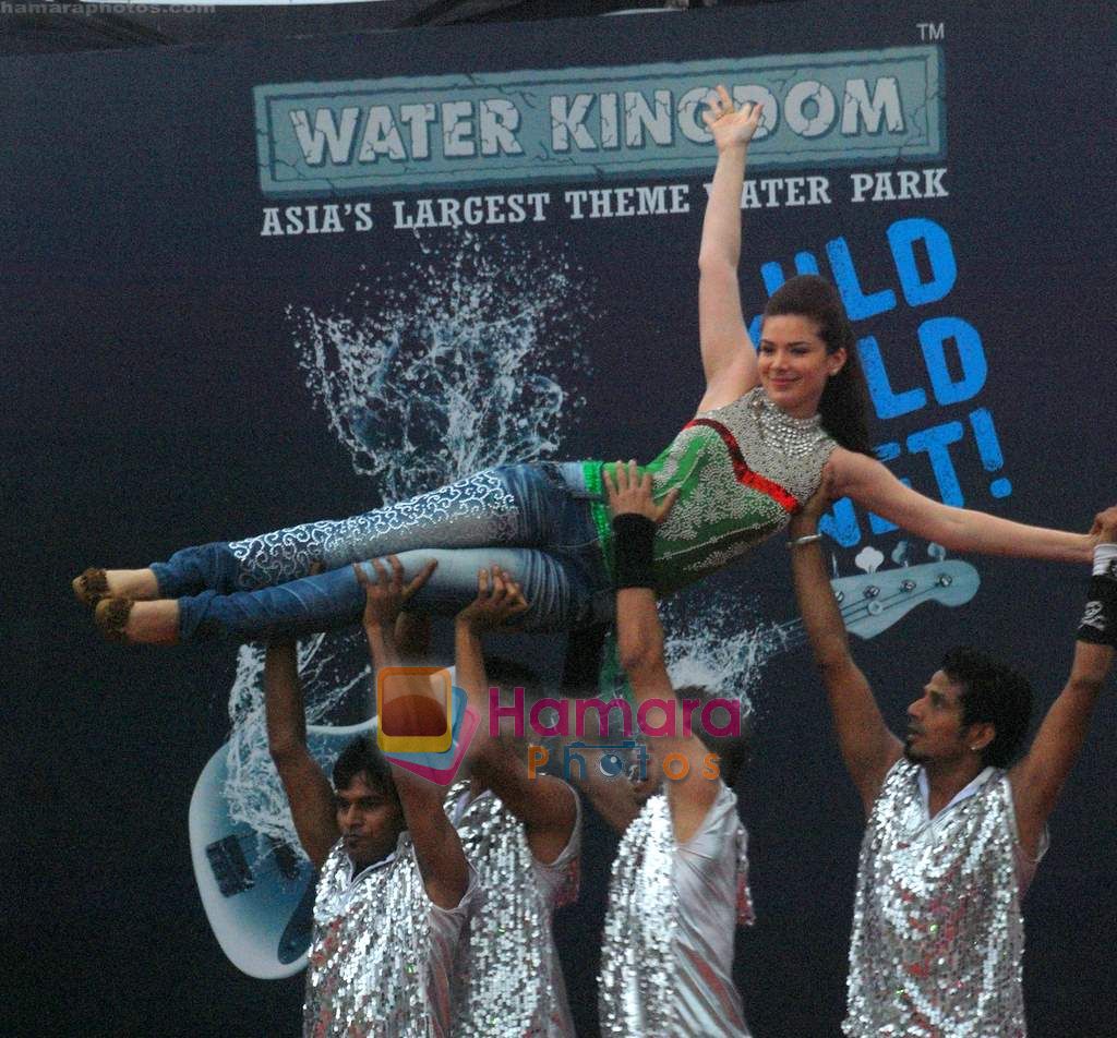 Urvashi Sharma performs at Water Kingdom on 5th June 2011 