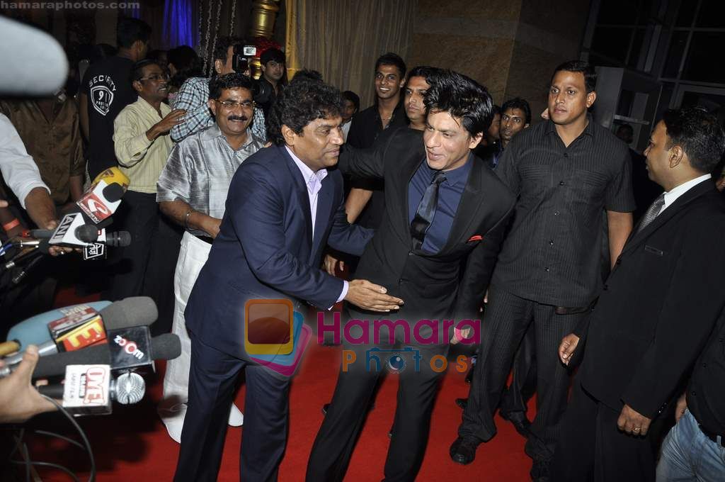 Shahrukh Khan, Johnny Lever at Ganesh Hegde's wedding reception in Grand Hyatt on 5th June 2011 