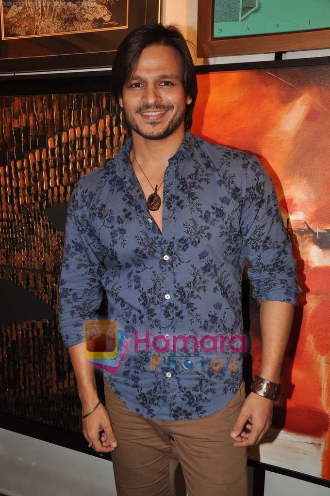 Vivek Oberoi at CPAA art exhibition in Breach Candy on 6th June 2011 