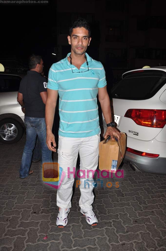 at Aftab's party for Mumbai Heroes in Bandra on 8th June 2011 
