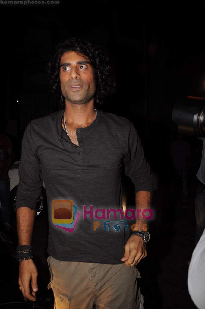 Sikander Kher at Sonam Kapoor's birthday bash at her home on 8th June 2011 
