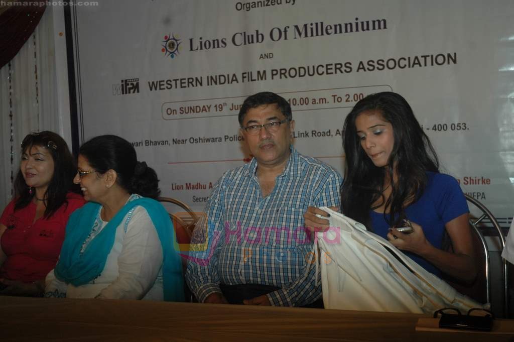 Poonam Pandey at Lions Health check up in Andheri on 20th June 2011 