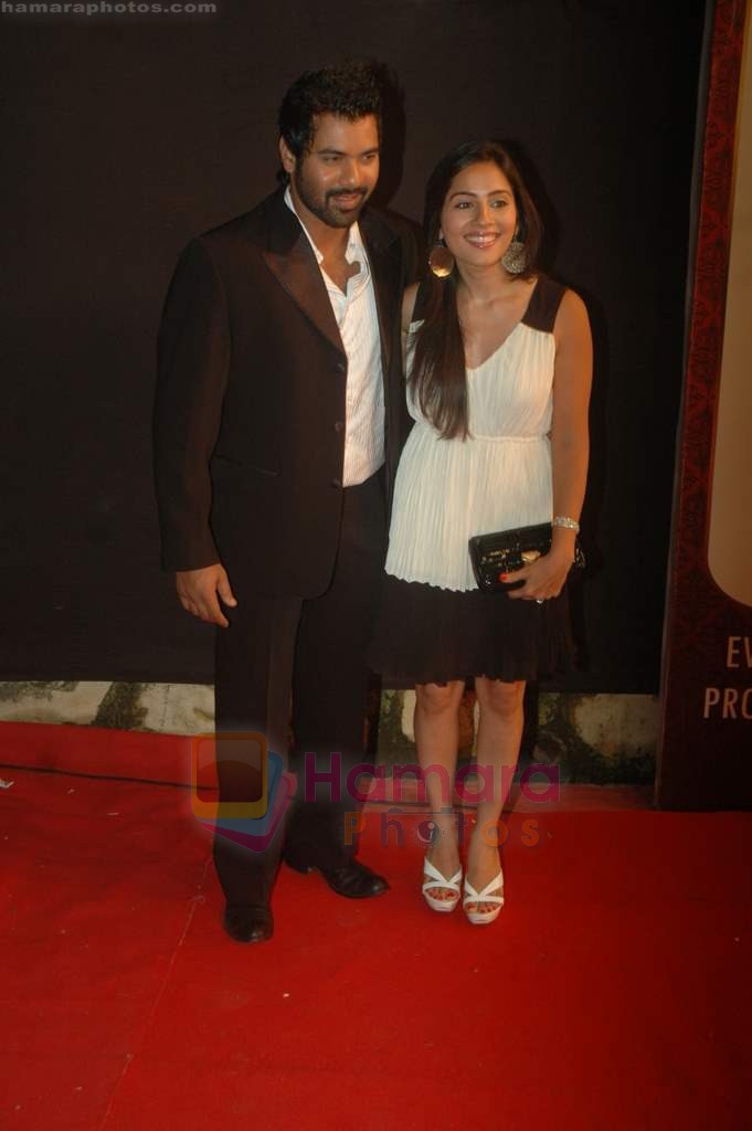 Shabbir Ahluwalia at Gold Awards in Filmcity, Mumbai on 18th June 2011 