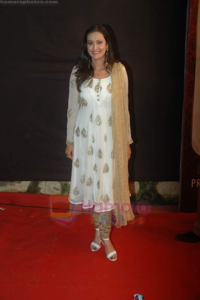 Jasvir Kaur at Gold Awards in Filmcity, Mumbai on 18th June 2011 