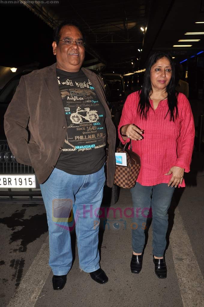 Satish Kaushik leave for IIFA in Airport on 20th June 2011 